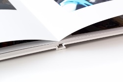 Bücher Inhalt: farbig bedruckt - Wir drucken Ihr Buch auf hochwertigen Papieren mit Hardcover-Umschlag!